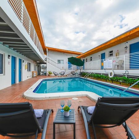 Fantastic 1 Bedroom With Pool Steps From The Beach #43 Hollywood Dış mekan fotoğraf