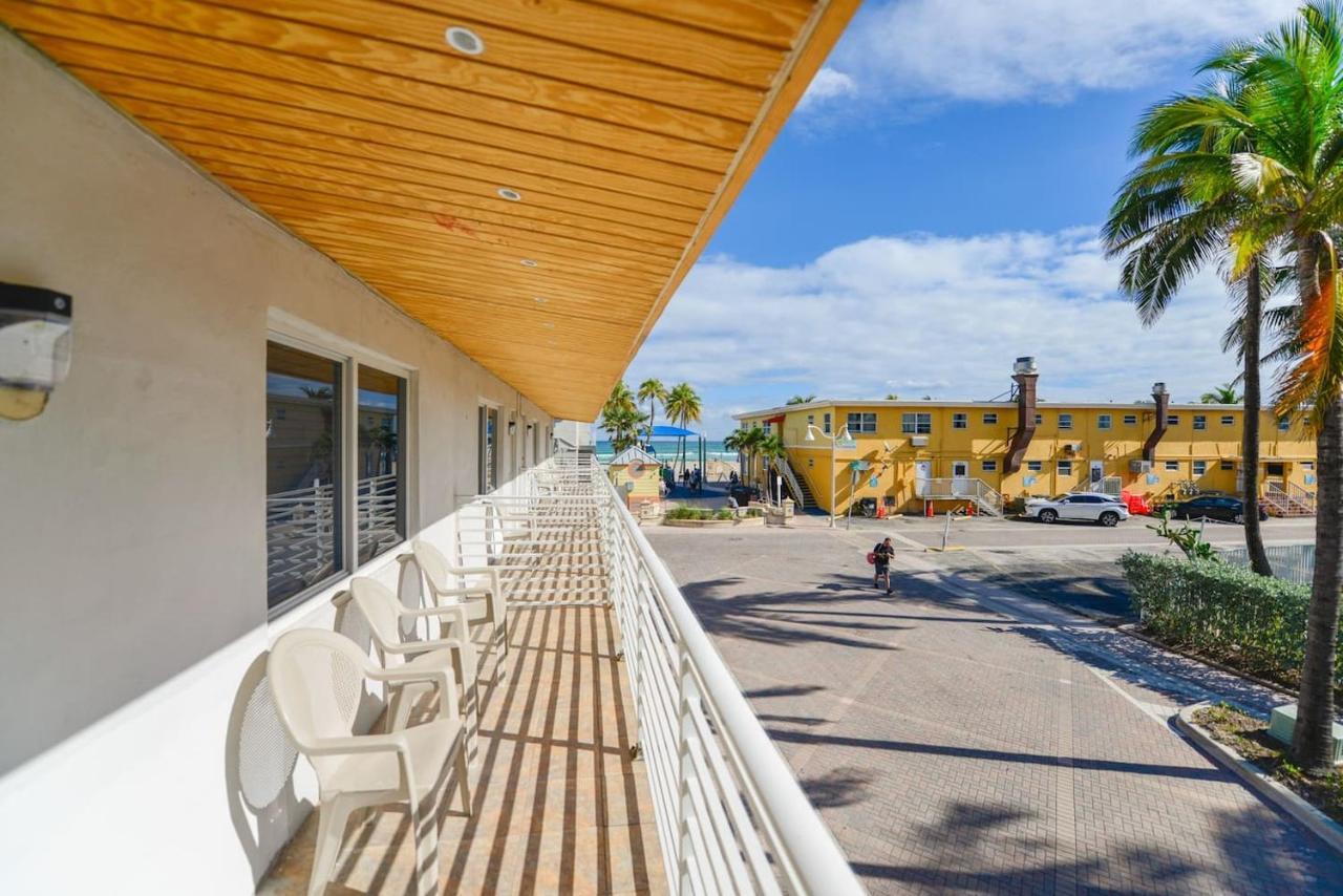 Fantastic 1 Bedroom With Pool Steps From The Beach #43 Hollywood Dış mekan fotoğraf