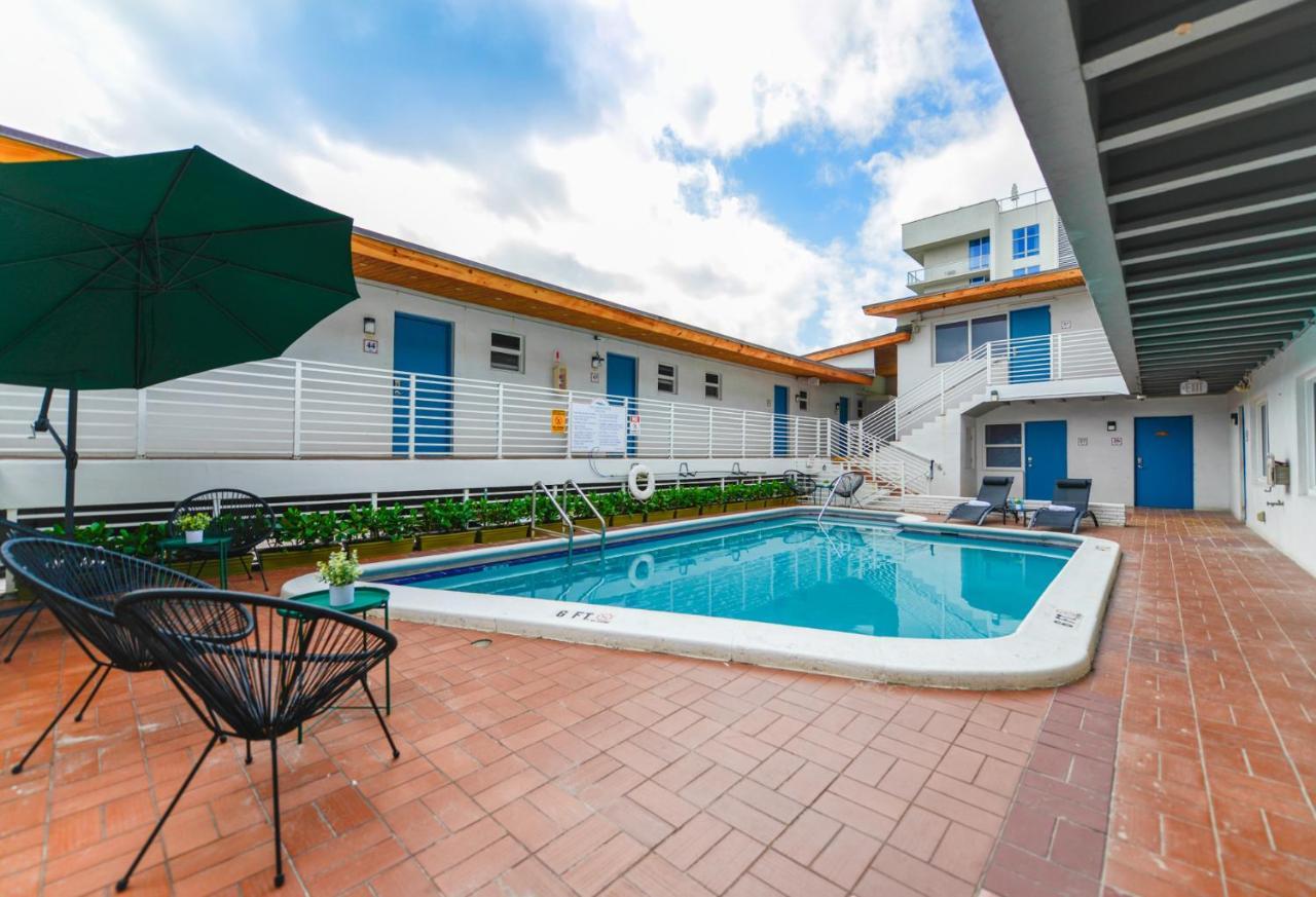 Fantastic 1 Bedroom With Pool Steps From The Beach #43 Hollywood Dış mekan fotoğraf